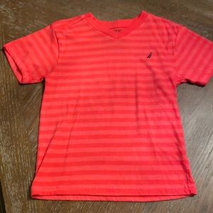 Buys Nautica v-neck shirt